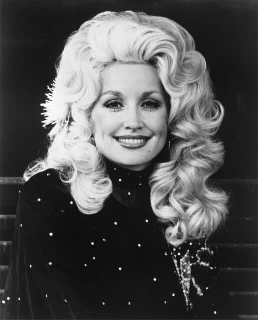 CIRCA 1976: Country singer Dolly Parton poses for a portrait in circa 1976. (Photo by Michael Ochs Archives/Getty Images)