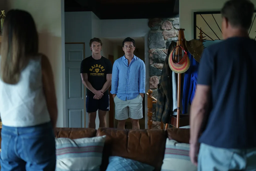 L'épisode 6 de Heated Rivalry ralentit les choses, centrant la joie queer, l'intimité et le choix alors que Shane et Ilya imaginent un avenir au-delà de la rivalité.