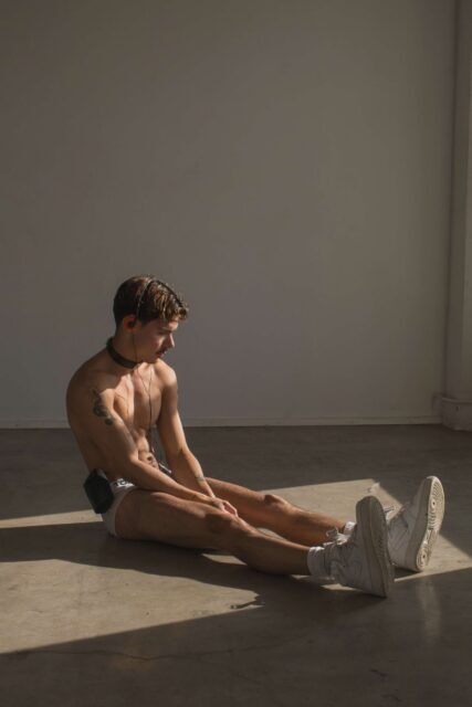 Le photographe queer Daniel Pacheco discute d'intimité, d'érotisme et d'identité alors qu'il travaille sur son premier livre photo.