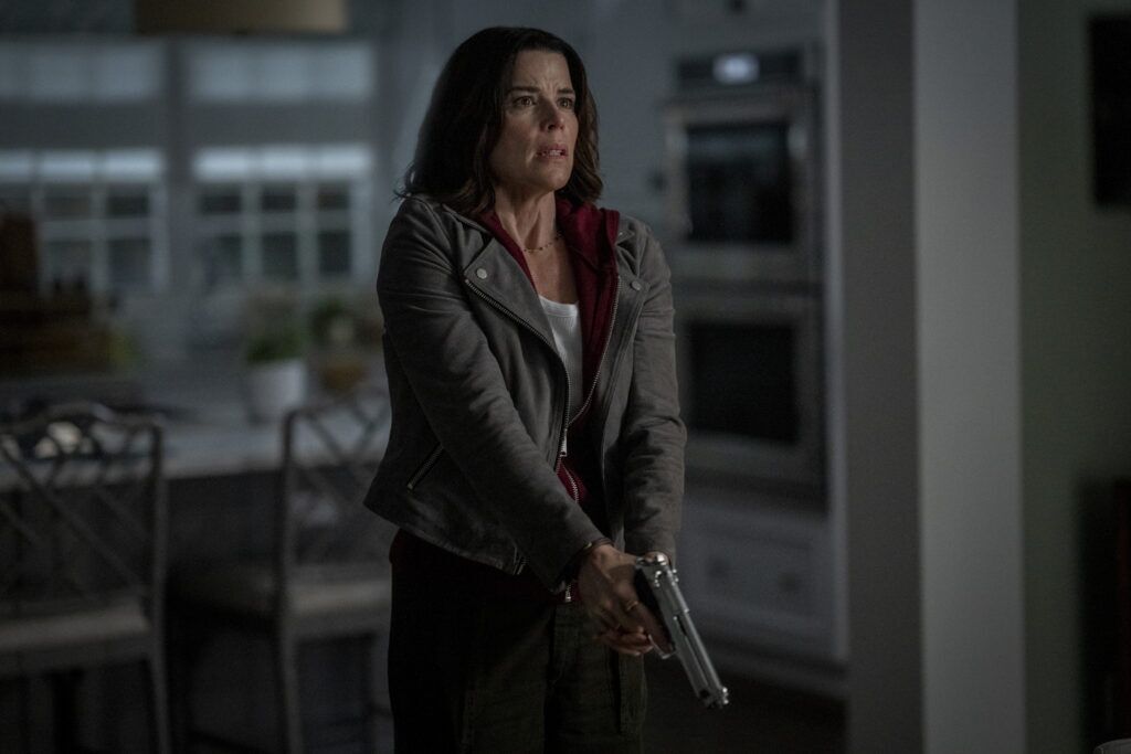 Neve Campbell joue dans Paramount Pictures et Spyglass Media Group "Crier 7."