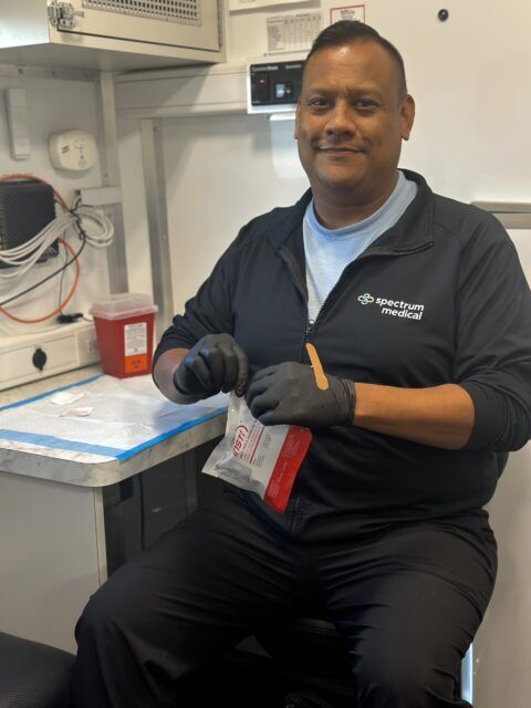 Spectrum Medical Care Center dévoile un nouvel établissement à Phoenix, l'acquisition d'une pharmacie et une initiative dédiée à la santé des lesbiennes dans un contexte de demande croissante de soins LGBTQ+.