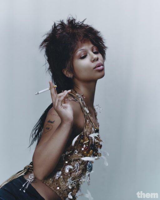 Myha'la parle des rôles queer, de la culture fandom et de ses projets créatifs au-delà de « l'industrie » dans une interview franche avec Them.