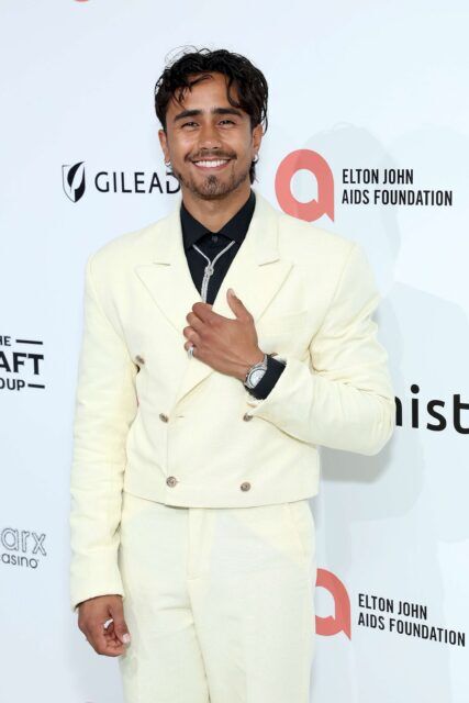 WEST HOLLYWOOD, CALIFORNIE - 15 MARS : (couverture exclusive) Michael Cimino participe à la 34e soirée annuelle de visionnement des Academy Awards de la Elton John AIDS Foundation le 15 mars 2026 à West Hollywood, Californie.