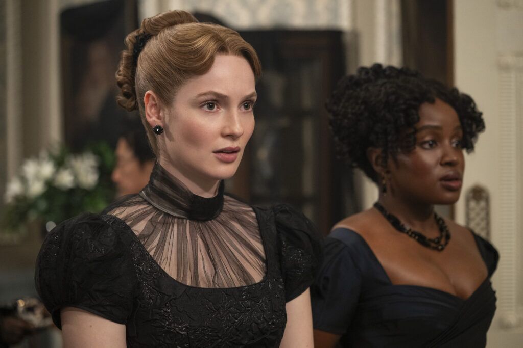 La Chronique des Bridgerton. (De gauche à droite) Hannah Dodd dans le rôle de Francesca Bridgerton, Masali Baduza dans le rôle de Michaela dans l'épisode 407 de Bridgerton. Cr. © 2025 Liam Daniel/Netflix