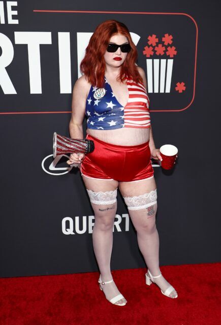 Megan Stalter a reçu le Vanguard Award lors de la 14e édition des Queerties Awards.