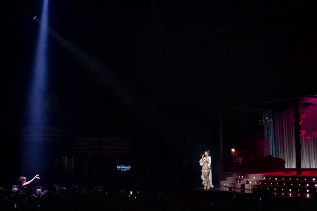 Lily Allen joue West End Girl au Orpheum Theatre le 26 avril 2026 à Los Angeles, Californie.