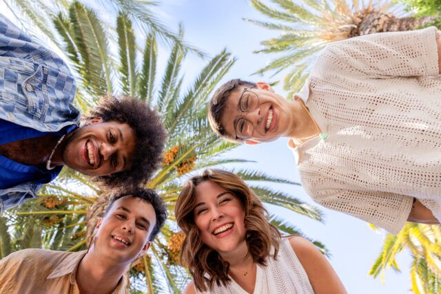 L'épisode 4 « Sharing Space » du Trevor Project met en lumière comment le soutien communautaire façonne la santé mentale des jeunes LGBTQ+, avec les idées de Nolan Scott.