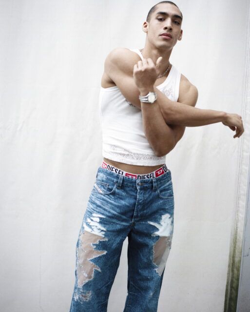 Diesel et Tinder lancent une campagne Pride 2026 mettant en vedette Gigi Goode, ainsi qu'une collection capsule axée sur les queers et un don LGBTQ+ de 200 000 $.