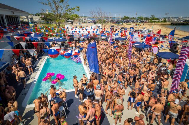 L'emblématique Crown & Anchor de Provincetown rouvrira ses portes pour l'été 2026 avec de nouvelles soirées, un brunch drag, des DJ et une reprise progressive dirigée par Tryst Hospitality.