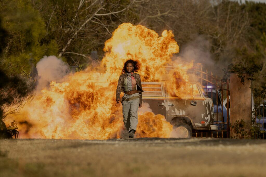 Banques extérieures. Carlacia Grant dans le rôle de Cleo dans l'épisode 508 d'Outer Banks. Cr. © 2026 Jackson Lee Davis/Netflix