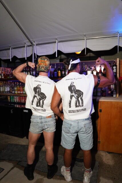 Sniffies et la Fondation Tom of Finland ont célébré la Bear Week 2026 à Provincetown avec des produits exclusifs, des DJ, de l'art queer et une collaboration en édition limitée.