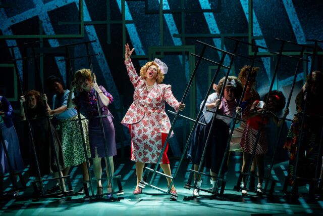 Alexis Michelle parle avec Gayety du rôle d'Edna Turnblad dans Hairspray, de la représentation queer, du drag sur scène et de la raison pour laquelle le message de la comédie musicale semble urgent.
