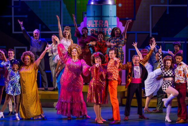 Alexis Michelle parle avec Gayety du rôle d'Edna Turnblad dans Hairspray, de la représentation queer, du drag sur scène et de la raison pour laquelle le message de la comédie musicale semble urgent.