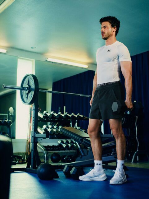 François Arnaud a été nommé ambassadeur mondial d'Under Armour, dirigeant une nouvelle campagne HeatGear suite à son rôle marquant dans Heated Rivally.