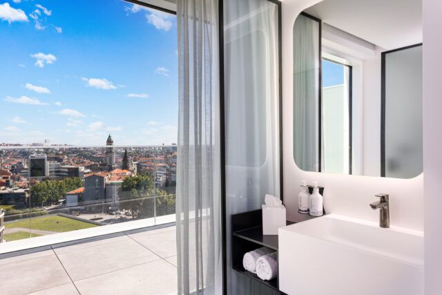 Vivez la Porto Pride du 11 au 13 septembre. Découvrez son évolution, sa place historique et les offres exclusives YOTEL dans le nord du Portugal.