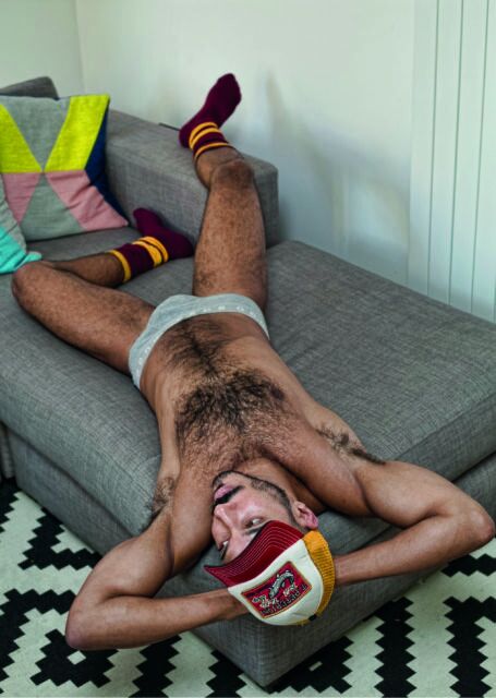 Le photographe Adrian Lourie s'entretient avec Gayety pour discuter de 16 années de viande, de tournage de 800 hommes non retouchés et de capture de la culture queer authentique.