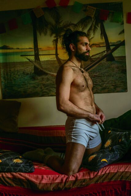 Le photographe Adrian Lourie s'entretient avec Gayety pour discuter de 16 années de viande, de tournage de 800 hommes non retouchés et de capture de la culture queer authentique.