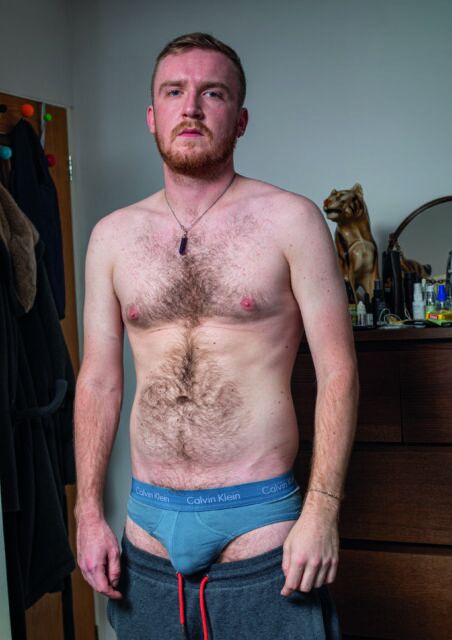 Le photographe Adrian Lourie s'entretient avec Gayety pour discuter de 16 années de viande, de tournage de 800 hommes non retouchés et de capture de la culture queer authentique.