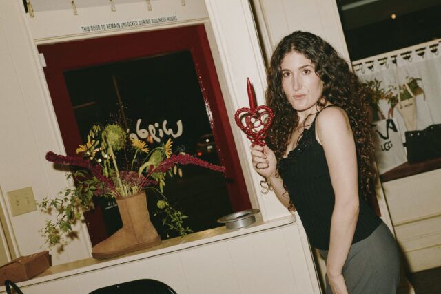 MUNA et UGG ont organisé une fête d'adieu à Los Feliz avec des tatouages personnalisés et du plaisir Polaroid.