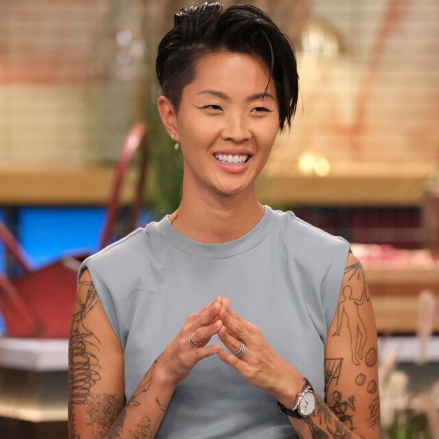 Quatre icônes queer s'affrontent pour le titre d'hôte exceptionnel d'un programme de télé-réalité ou de compétition de télé-réalité aux Emmy Awards 2026. Quatre icônes queer s'affrontent pour le titre d'hôte exceptionnel d'un programme de télé-réalité ou de compétition de télé-réalité aux Emmy Awards 2026.